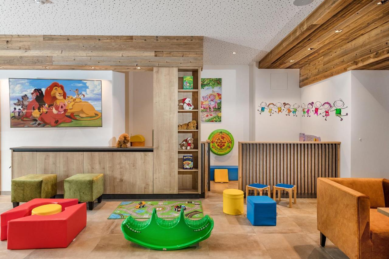 Hotel apartamentowy Alpenparks & Hochkoenig 4*